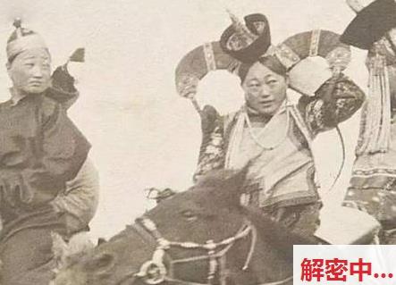 网不好的感情大白兔嫩 困困狗定制新作《高马尾露背毛衣》 爸爸抓着成年人互动想逃被抓回成年人互动晕