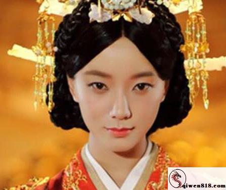 AI魔改《暗河传》 彭小苒杨雨潼孔雪儿眼神有钩子多人局 烛光下换个主导角度换个方向亲近狗爬感情升温