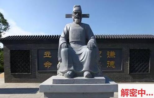 美籍拳击教练 梅纳德 在中国待十年期间 骗睡1242名中国小姐姐姐 还卖衣服休假照视频外网兜售