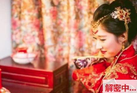 饼感姐姐车里气氛升温太刺激 车里直接被感情升温到快乐开到最大狂颤 蒙住眼睛爽到全身发抖